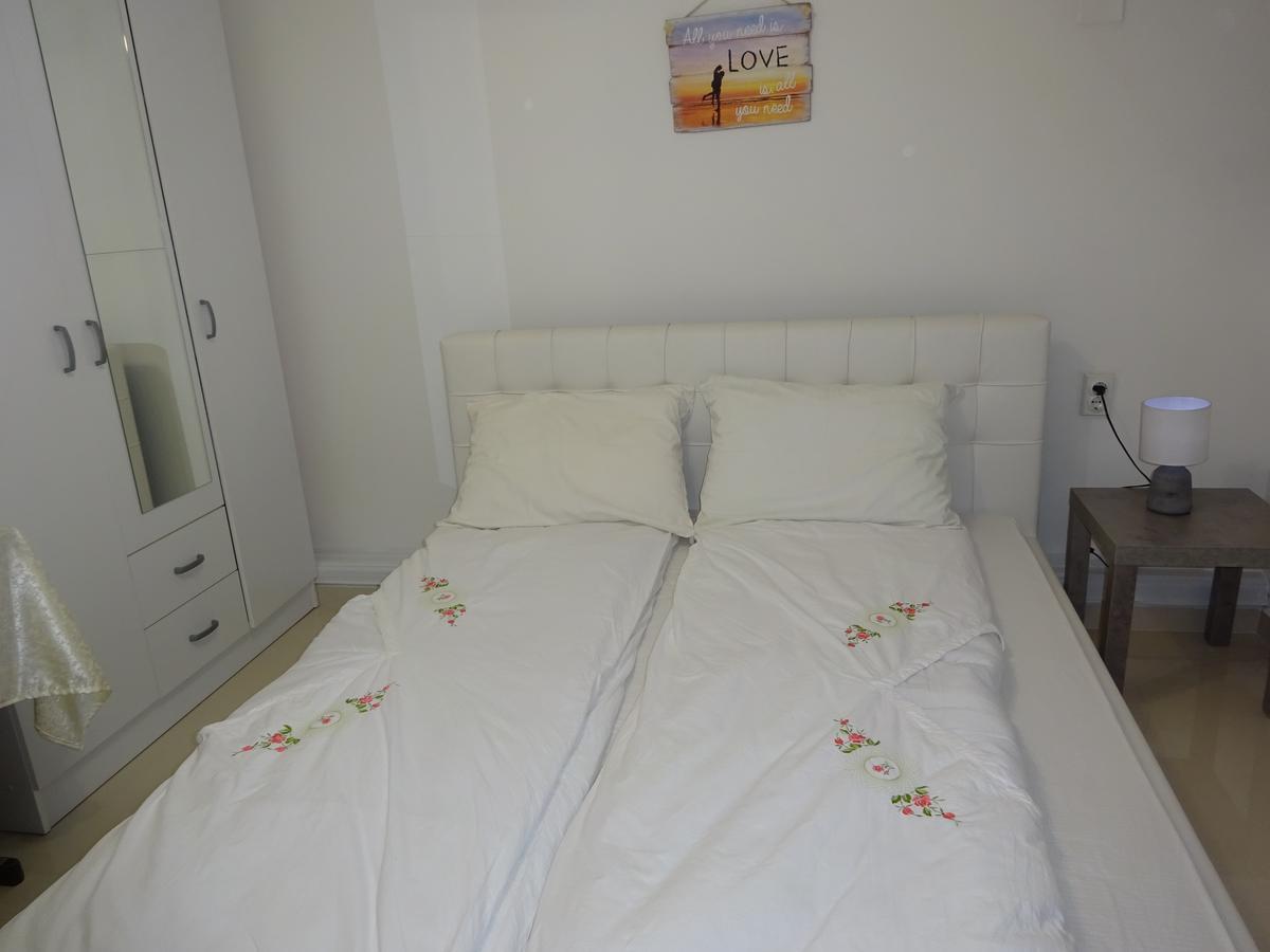 Jasmin White Apartment Skopje Exteriör bild