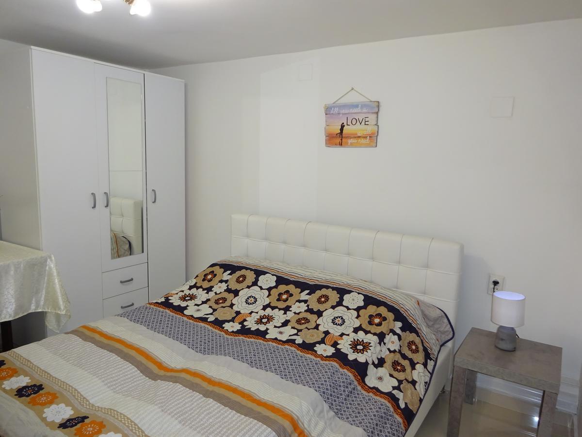 Jasmin White Apartment Skopje Exteriör bild